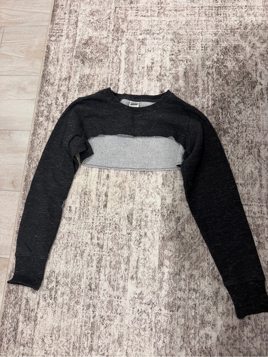 Gymshark Tops - Gymshark Cropped Long Sleeve Sweatshirt